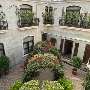 Hotel Midway